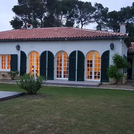 Domaine La Pinede Villa